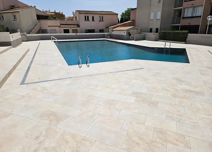 Avec Piscine Et Place De Parking Privée Cap D'agde *