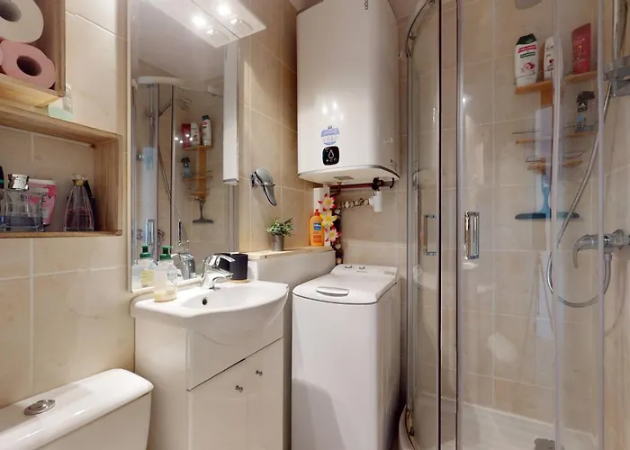 Avec Piscine Et Place De Parking Privee Cap D'agde *